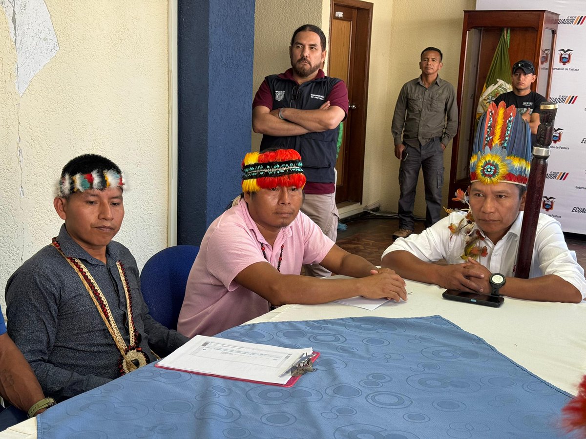 📍PUYO

<a href="/rolandoramosc1/">Rolando Ramos</a> y #AnaAlvarez, jefa política del cantón Mera, recibieron a la dirigencia de la Nacionalidad Kichwa de Pastaza-Pakkiru, con la finalidad de articular actividades de trabajo conjunto.