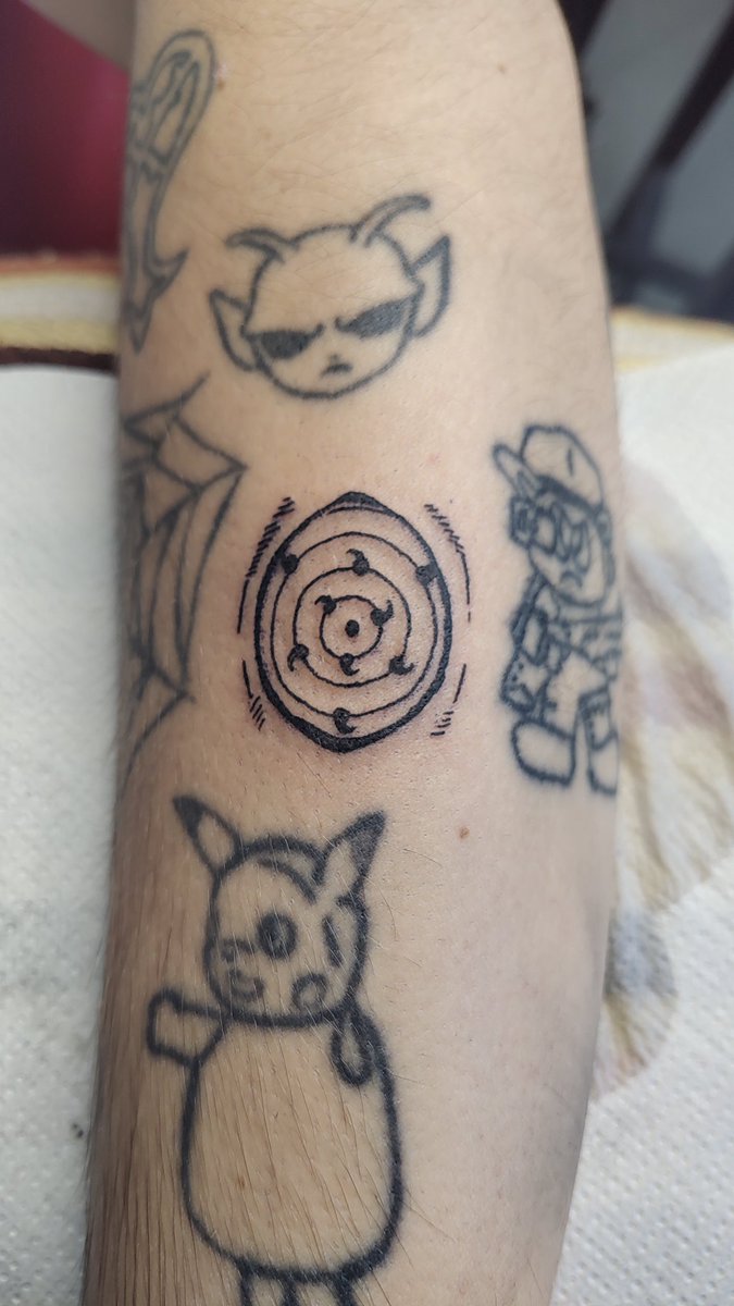 Mono pistola tweet media