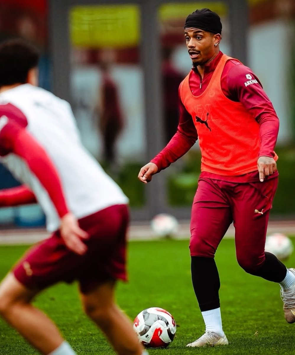 Gala Report tweet media