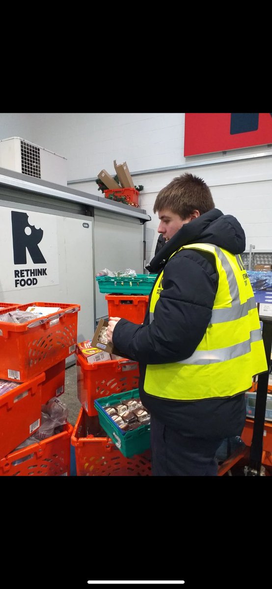 FoundationLCC's tweet photo. Proud of our Foundation Studies DofE group for giving back to the community through their volunteering efforts at @rethinkfooduk 🙌

Through teamwork, kindness, and dedication, they’re making a real difference while working towards their Duke of Edinburgh Award 🏆💜 https://t.co/uzwrATFjcF