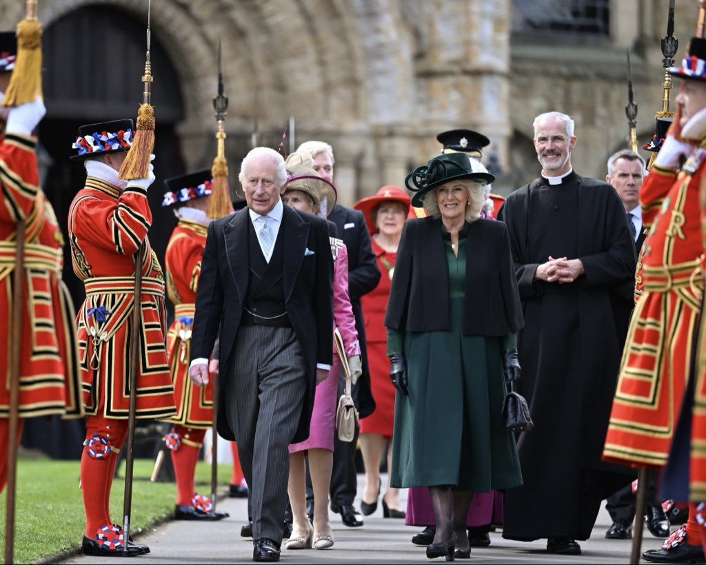 The Royal Family tweet media