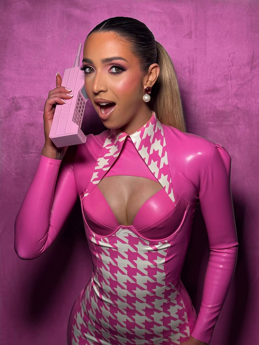 Tiffany de rotterdamse beer 🐻👗👠💅 tweet media