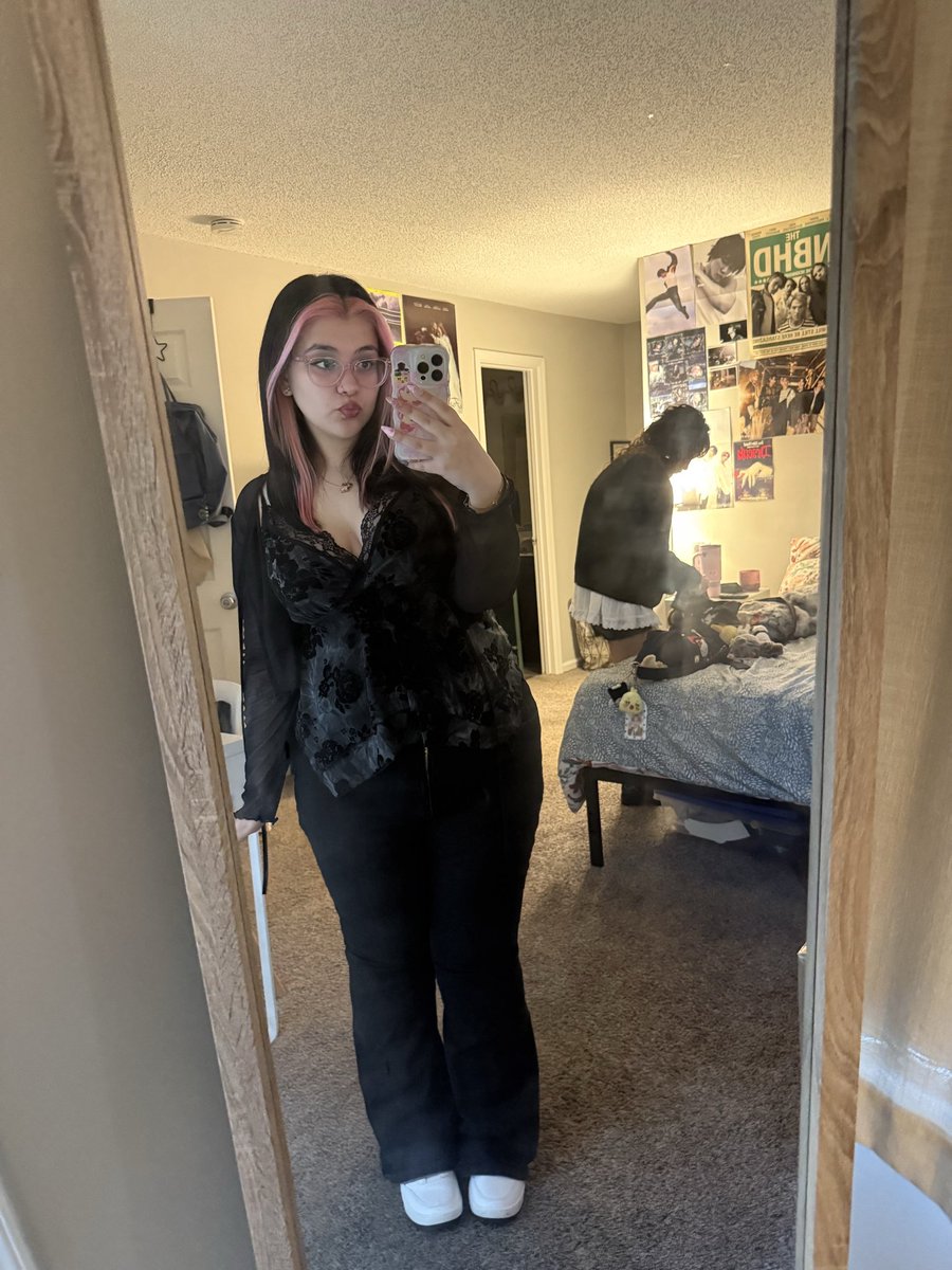 shyla ྀིྀ tweet media