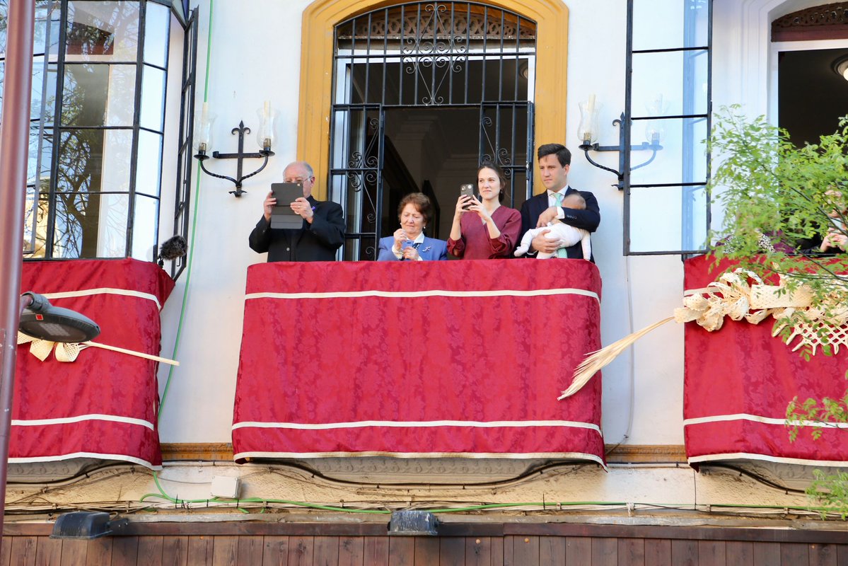 Pasión en Sevilla tweet media