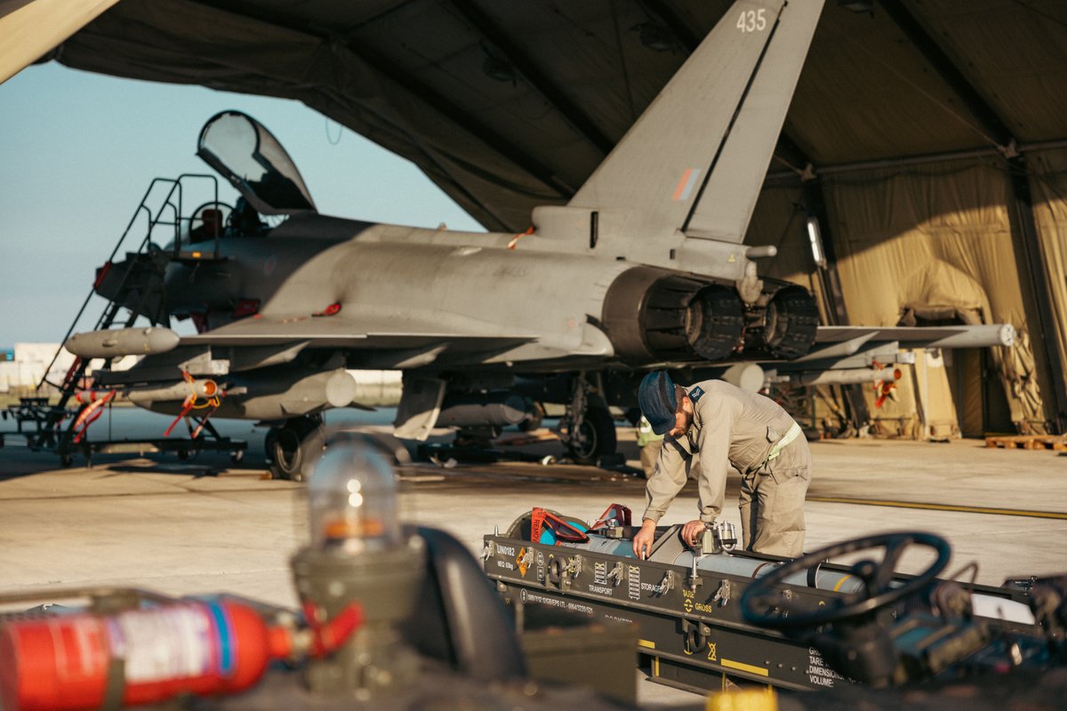 Defence Equipment & Support tweet media