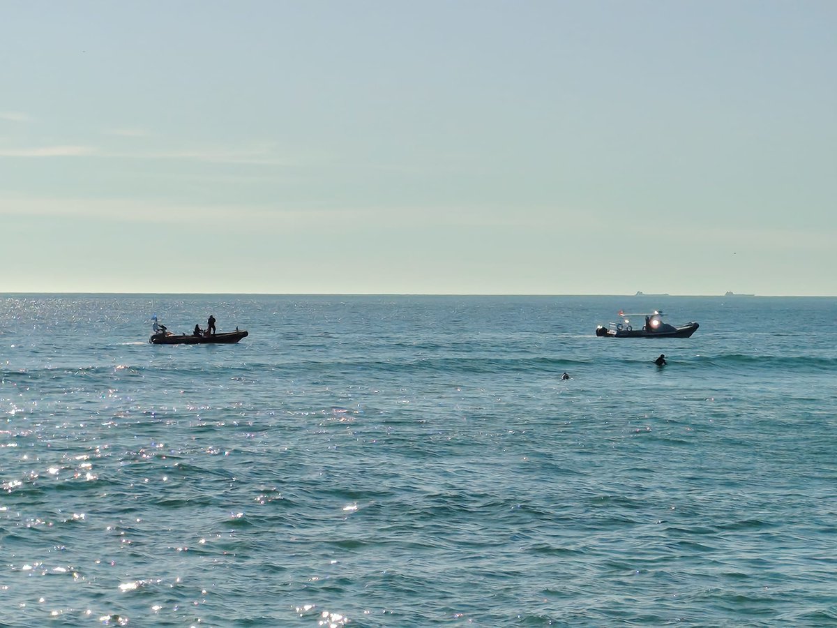 amn_portugal's tweet image. A #AMN encontra-se a efetuar buscas por um jovem de 17 anos, desaparecido na praia do Dragão Vermelho, na Costa da Caparica.

🗞️amn.pt/Media/Paginas/…