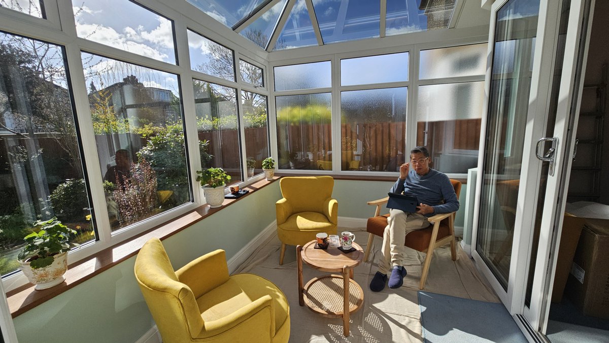 Spring has officially arrived in Andrew’s new conservatory! 🌷☀️

"We're very pleased with how it's turned out, and were impressed with how professional and careful all the people who worked on it were."

Looking to brighten up your home? Let’s chat! 🏡✨