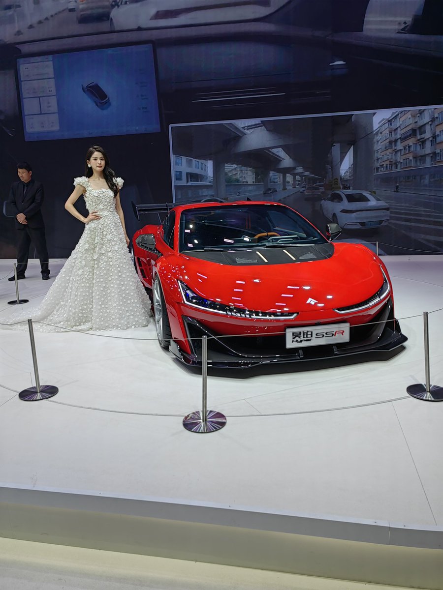 simon barrett tweet media