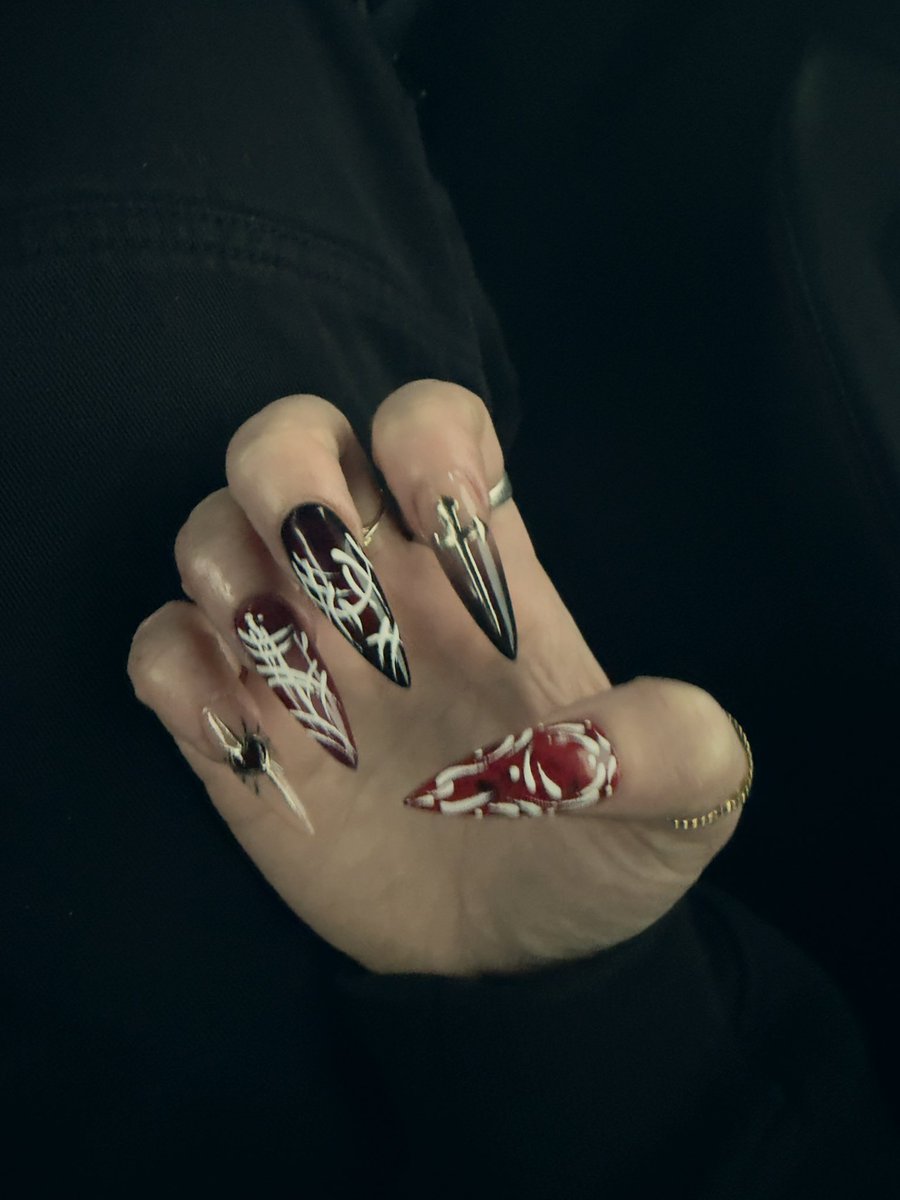 Suto✨💦 WEEBCON tweet media