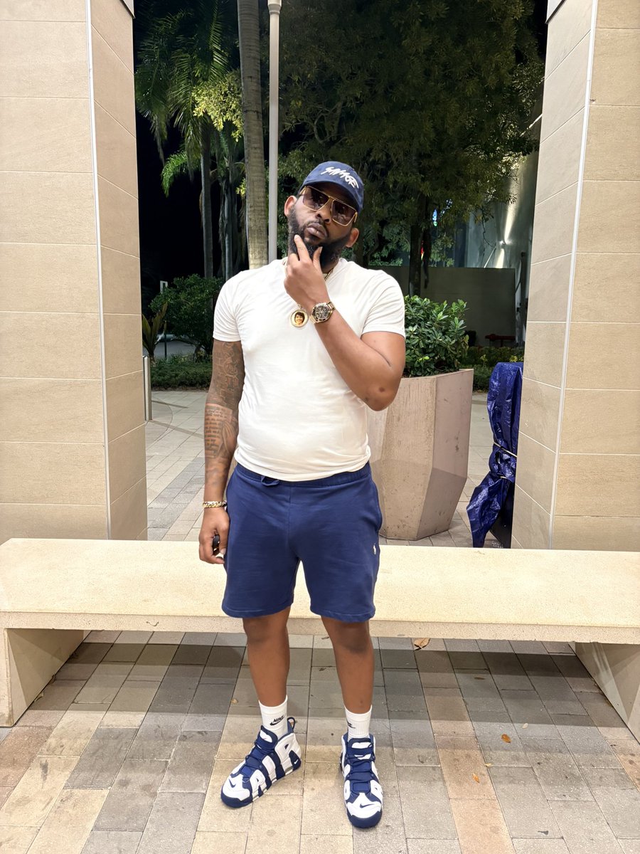 Big Dick Dee tweet media