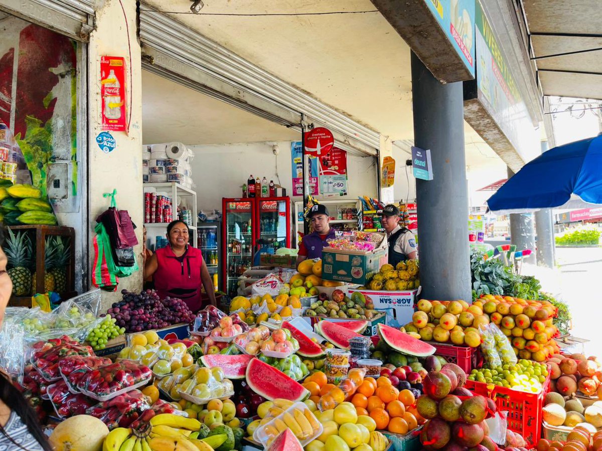📍CANTÓN MERA
📌Shell
  
La Comisaría en acompañamiento de <a href="/PoliciaEcuador/">Policía Ecuador</a>, realizaron el operativo de control de precios a productos para la elaboración de la tradicional fanesca, con el objetivo, de verificar que no exista alza de precios por la temporada.