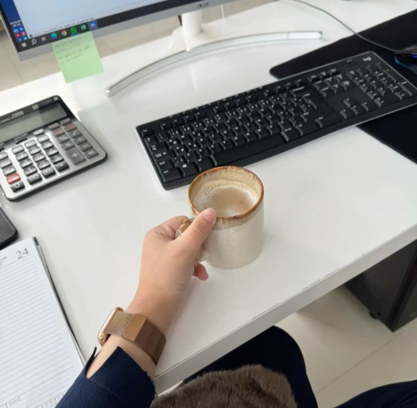 rs2eIH3f5zl4rg2's tweet photo. It's my coffee break time. Would you like to have a cup too? 😃
#CoffeeTime #CoffeeBreakTime #DailyCoffee https://t.co/AqX9LQkeMm