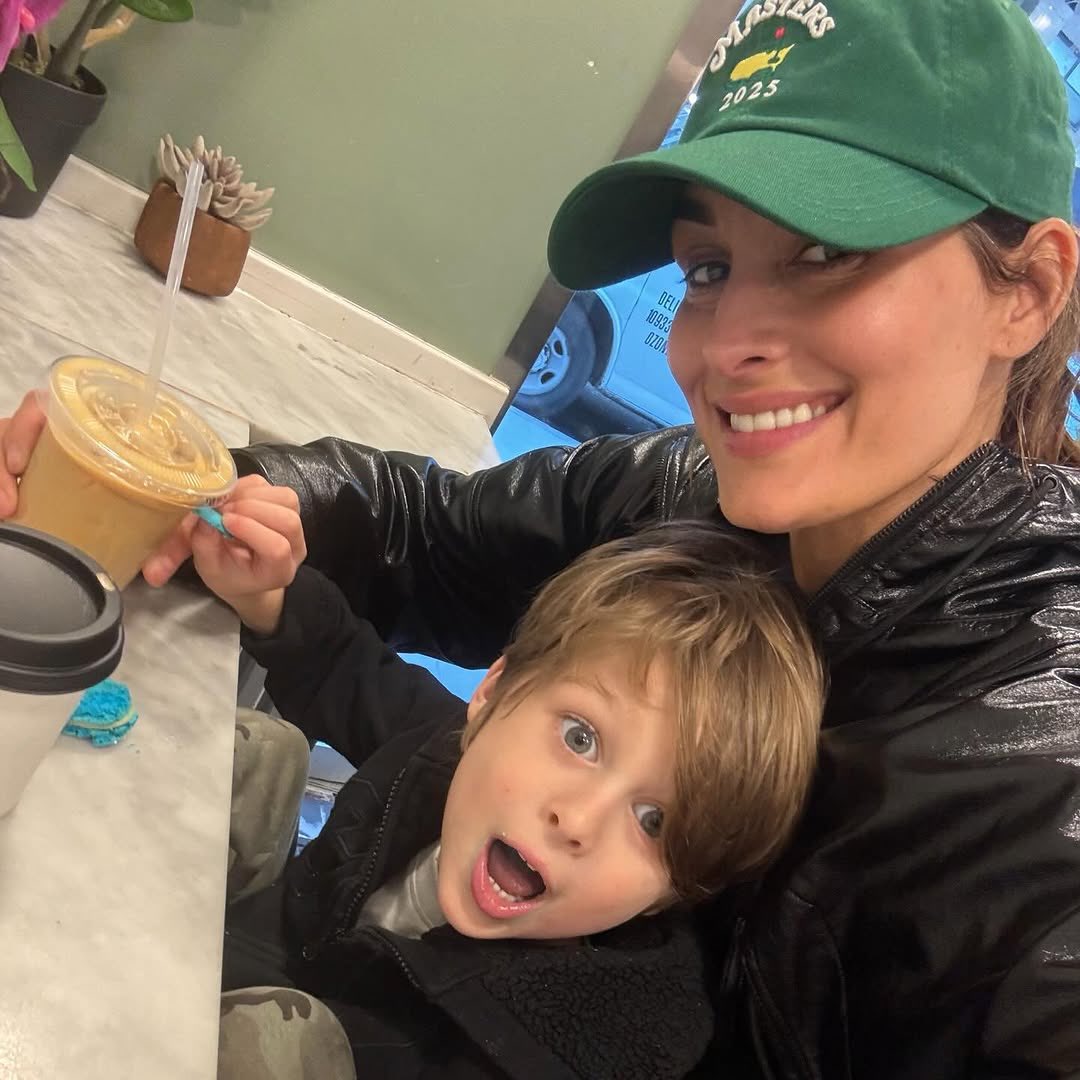 Nikki Bella with her son Matteo in NYC for RAW 🥹❤️ 

She’s such an amazing mom!!!