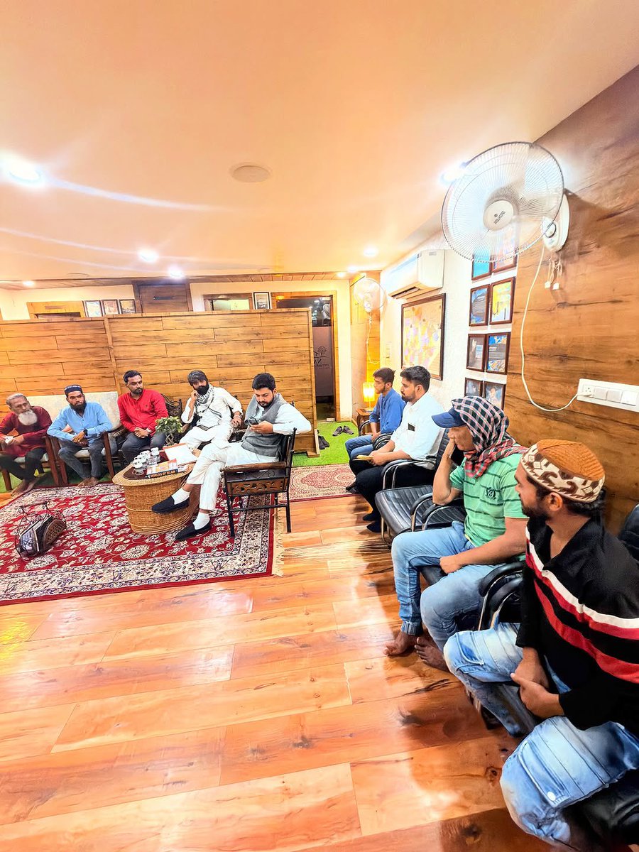 imohsinalikhan's tweet image. आज मोहसिन अली खान साहब, प्रदेश अध्यक्ष AIMIM ने भोपाल की अवाम से मुलाक़ात कर उनके मसाइल सुने।
मोहसिन अली खान साहब ने कहा कि अवाम के हक़, इंसाफ़ और शहर के बुनियादी मसाइल के लिए उनकी आवाज़ हर मंच पर मजबूती से उठाई जाएगी।
.
.
.
.
#aimim #post #india #mohsinalikhan #explorepage✨