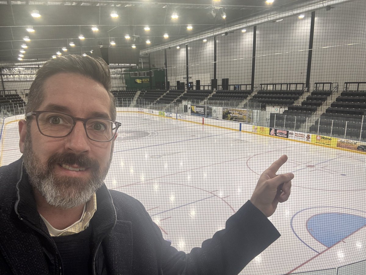 Elirn's tweet photo. I stopped in at the @meadowlakecoop Centre - housing the NHL size “Moeller Hometown Arena” - which was a fabulous investment for the Community.  

@NWCollegeSK is proud to show its support &amp; NEW LOGO on board advertising in the rink.

#Yourfuturestartshere!

Go BRONCOS! 🏒🥅🐴 https://t.co/X7lkZL0nSb
