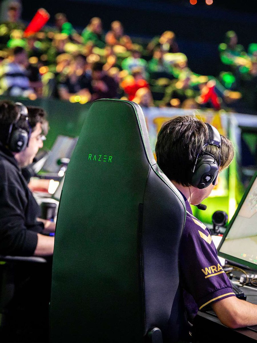 R Λ Z Ξ R 🇫🇷 tweet media