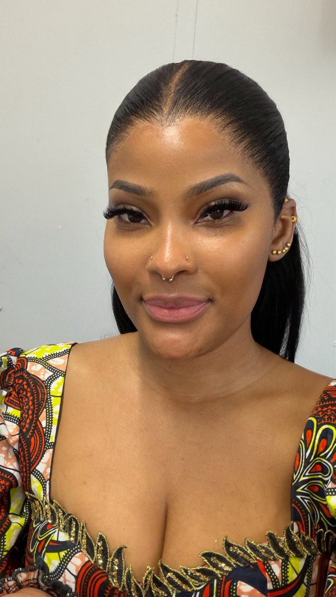 Elisabeth Mynal Mina tweet media