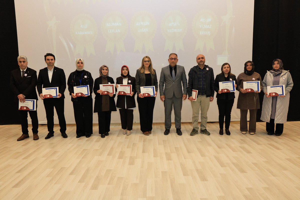 ElazigImam's tweet photo. 2025-2026Eğitim Öğretim yılında eTwinning Ödül Töreni kapsamında okulumuz İngilizce Öğretmeni Aslı ÇELİKKOL'un yürütmüş olduğu‘Fun Ways 2 Learn’projesiyle Ulusal Kalite Etiketi almaya hak kazanmıştır. Kendisini ve öğrencilerimizi tebrik eder, başarılarının devamını dileriz. https://t.co/v7xWWgGSY5