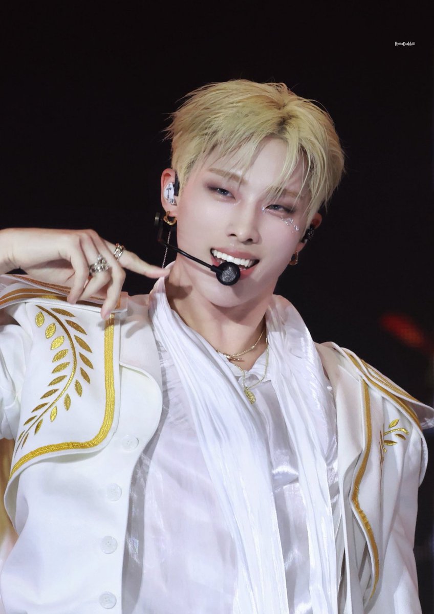 courtney ⋆ UNIQUE tweet media