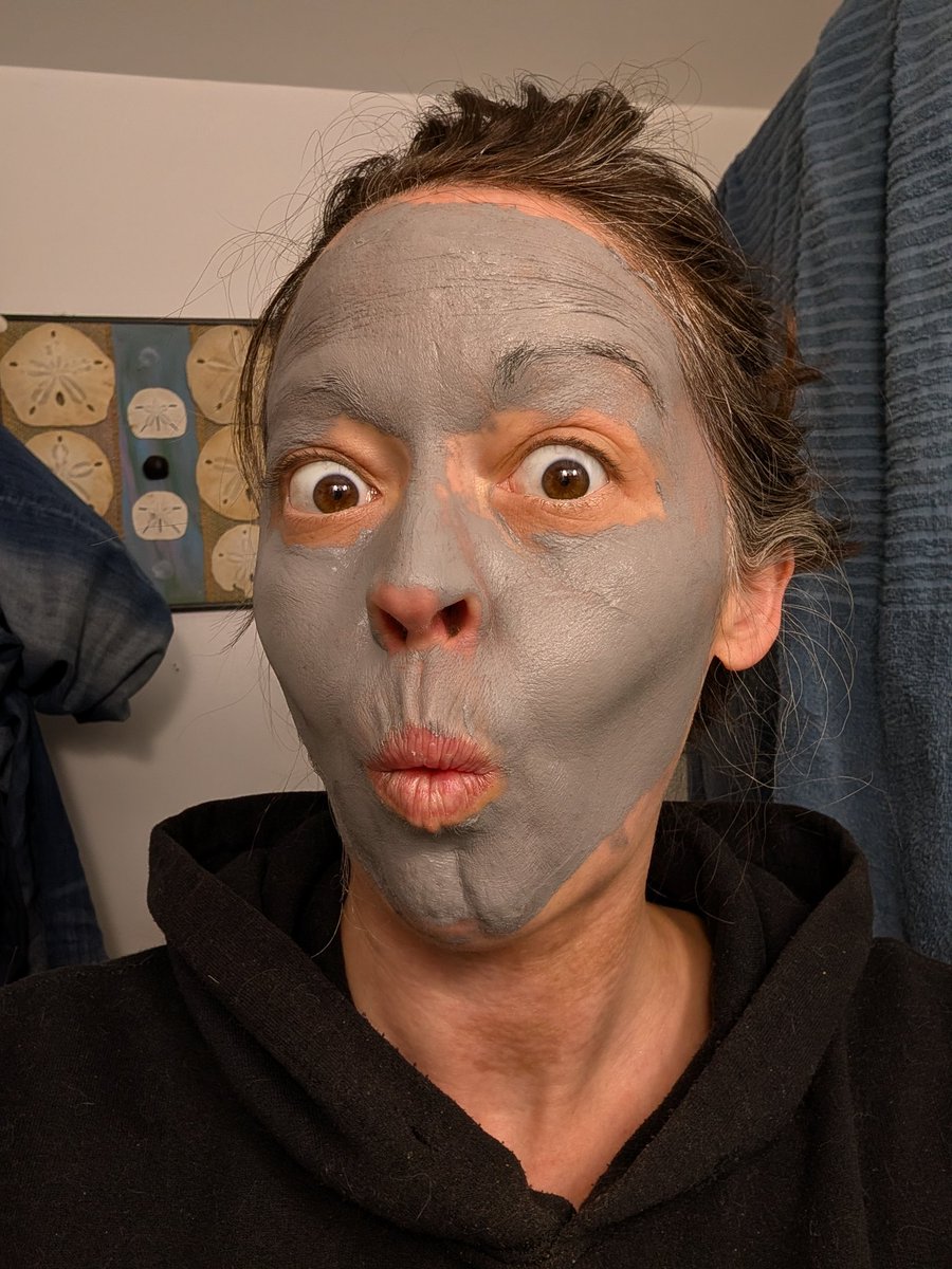 TheLaurynShow tweet media