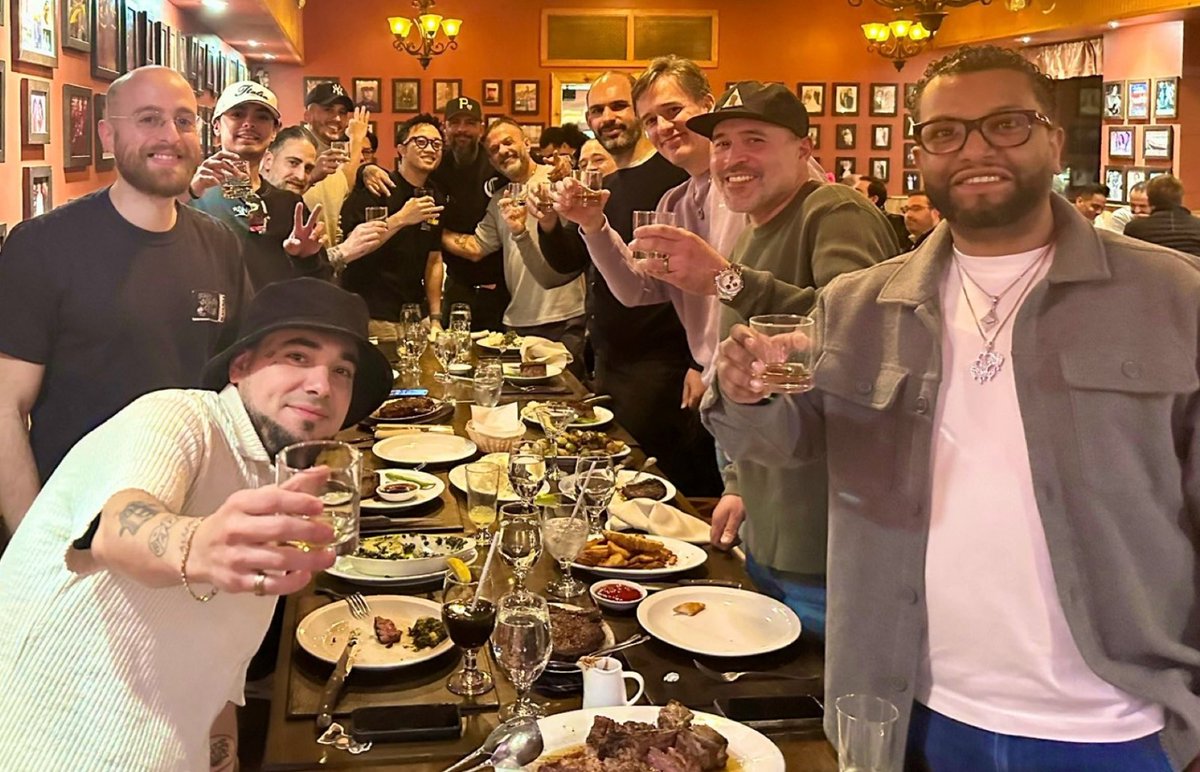 re:generates tweet media