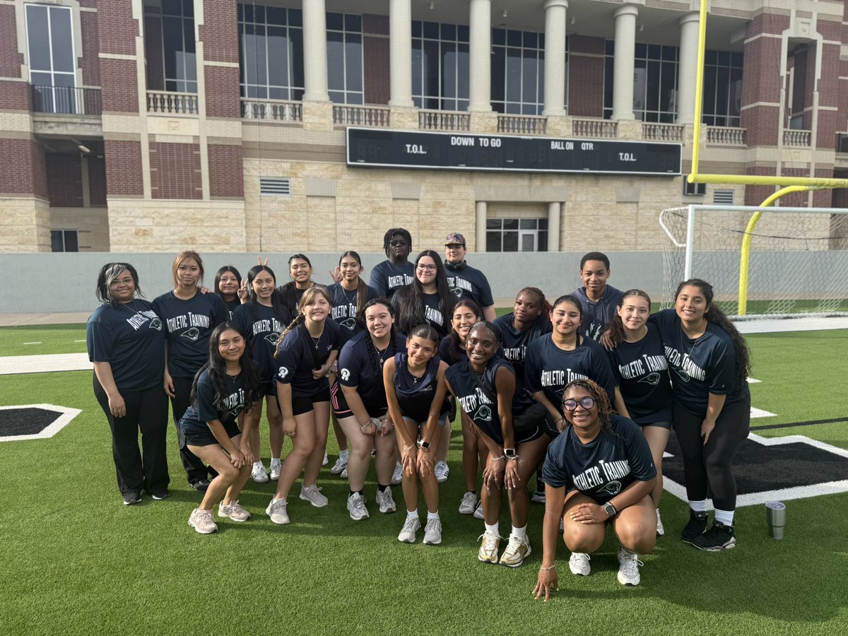 DrLozano_CFISD's tweet image. What a great day celebrating and cheering on our incredible athletic trainers at the CFISD Athletic Trainer Olympics! Extra special getting to celebrate our favorite Lobo trainer today! #ProudDad #RamNation #RamPride @CypressRidgeHS @CyFairISD @CFISDAthletics”