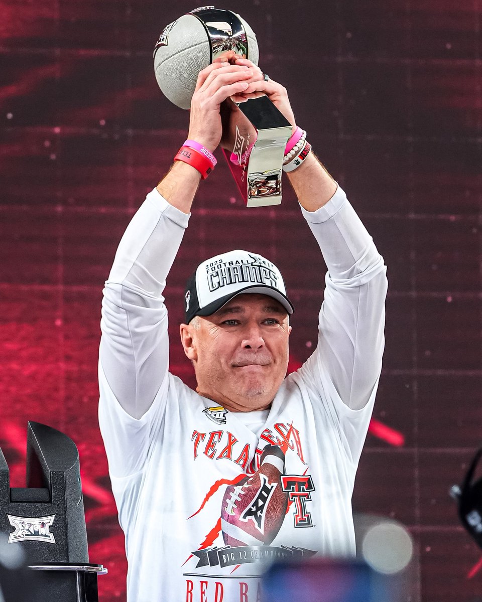 Bussin' With The Boys tweet media