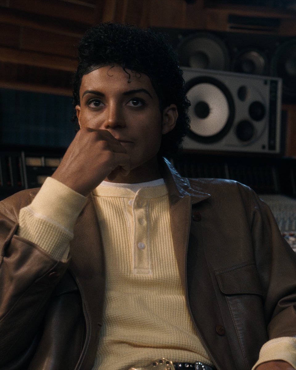 starzriot's tweet photo. "Beat It" outfit and belt Ahhhh!!✨️ #MichaelMovie https://t.co/Swv5L7dQPJ