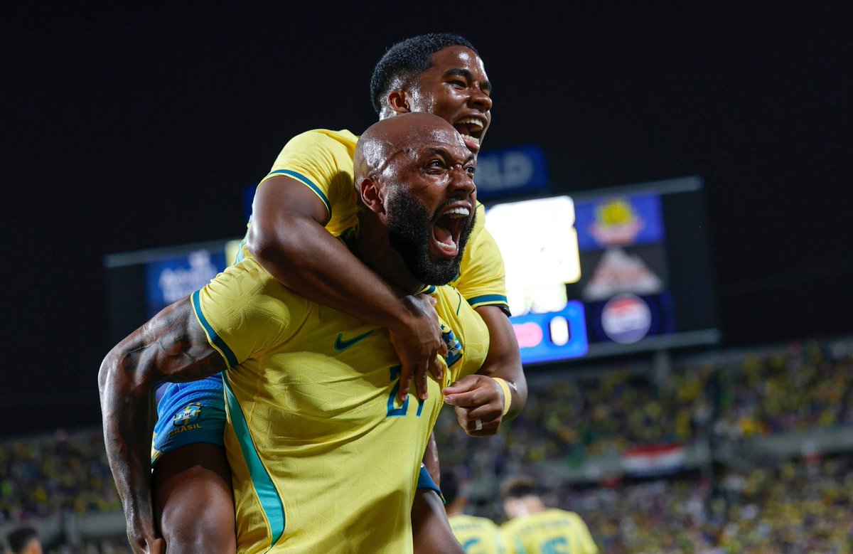 Os meus 26 convocados pra Copa do Mundo:

Alisson
Ederson
Hugo

Ibañez 
Wesley
D. Santos
Juba

Militão 
Marquinhos 
Bremer
G. Magalhães 
Alexsandro

Casemiro
BG 
Danilo
Fabinho
Paquetá
Neymar
M. Cunha

Vini Jr
Igor Thiago 
Raphinha
Martinelli
Endrick 
L. Henrique
Estêvão