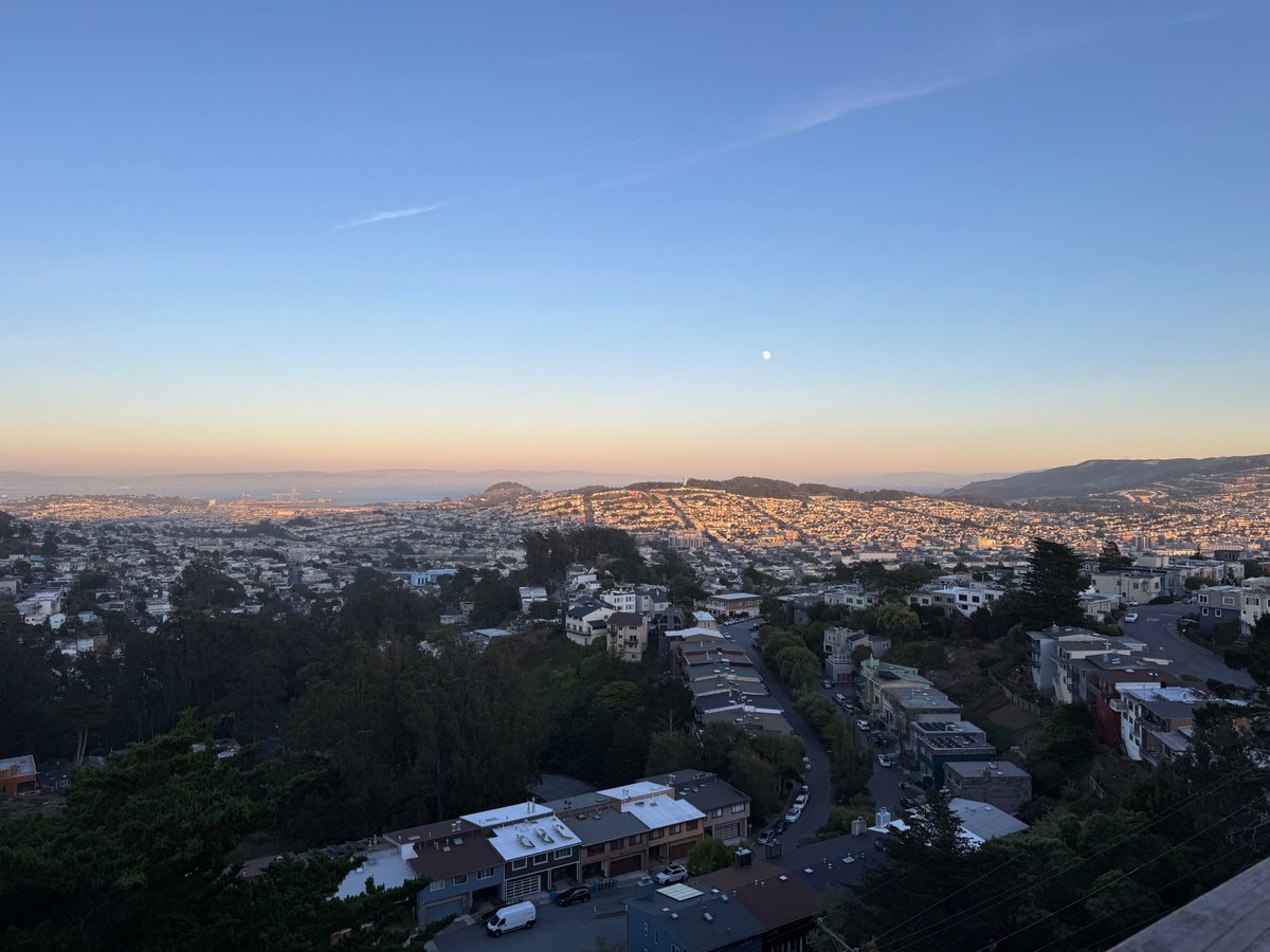 Haz Hubble tweet media