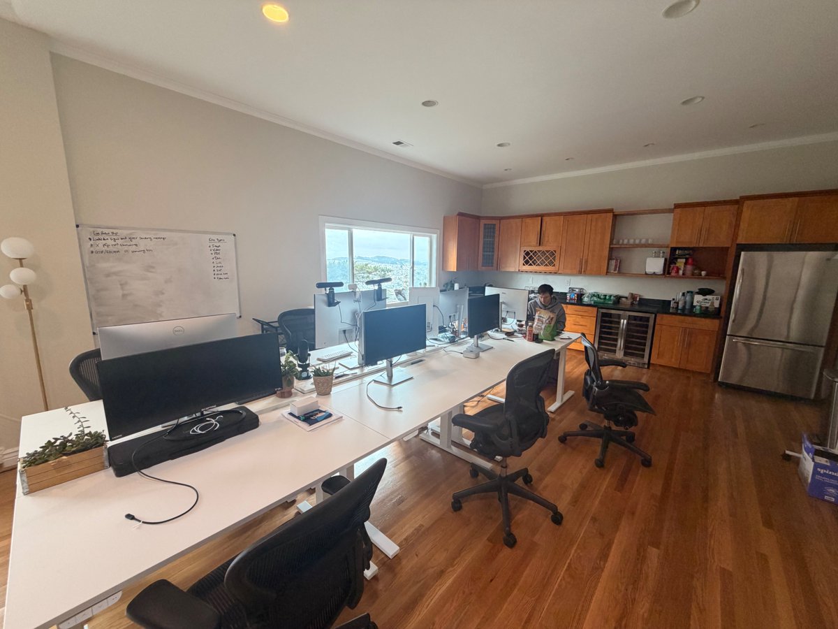 Haz Hubble tweet media