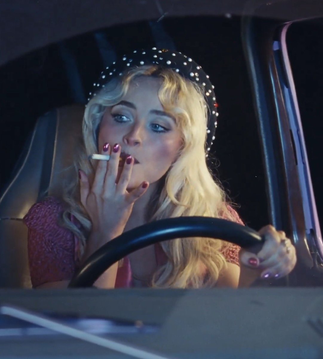 vicky 🐾 tweet media