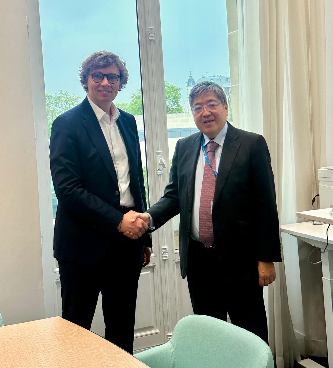 tlamanauskas's tweet image. Great to meet @OECD DSG @yasushi_m_Japon. Looking forward to further strengthening collaboration on #digital #connectivity, #infrastructure investments &amp;amp; #AI, incl in the lead up to @UN Global Dialogue on #AIGovernance &amp;amp; @AIforGood in Geneva 🇨🇭.