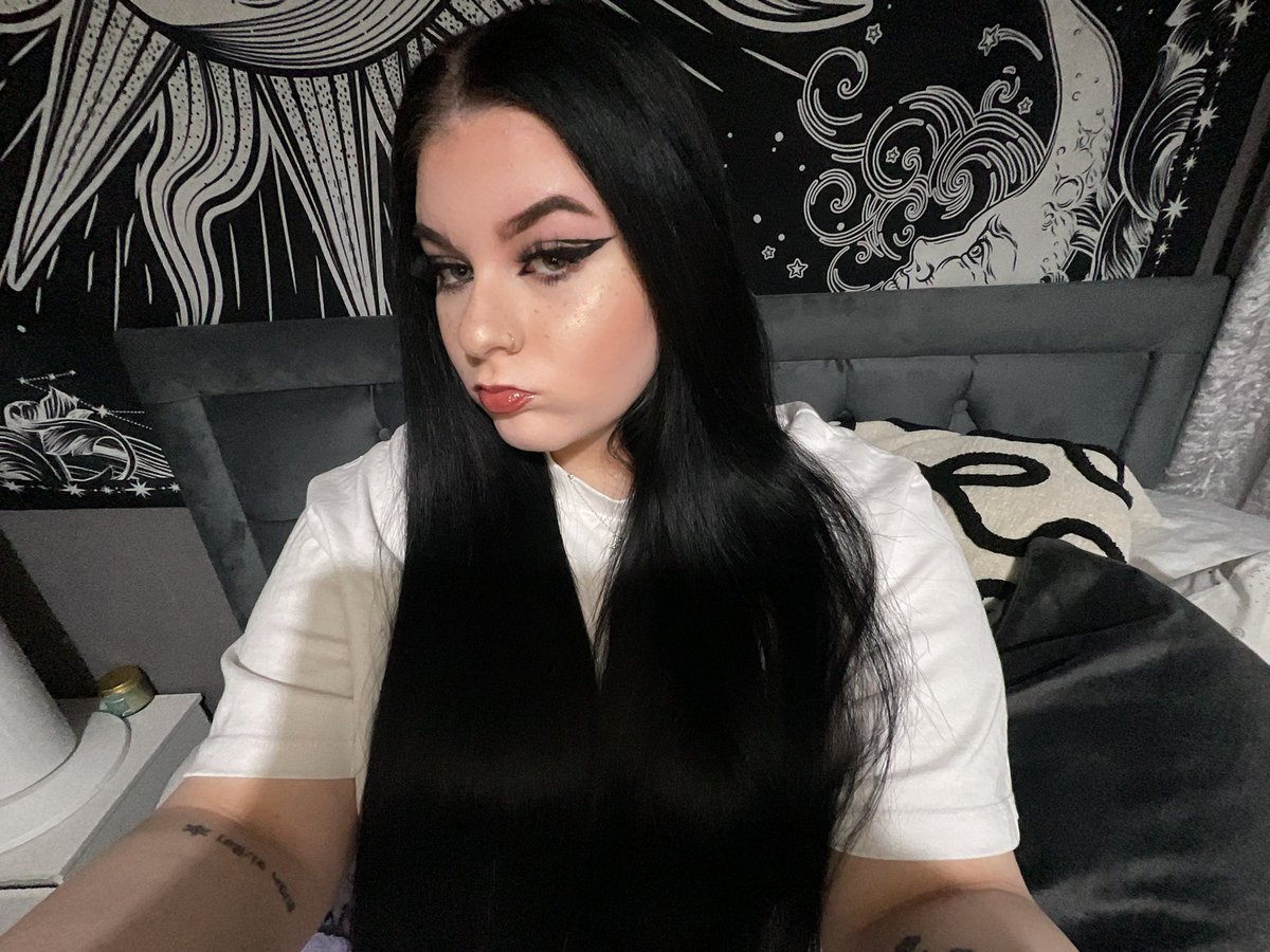 courtney | 13 ★ tweet media