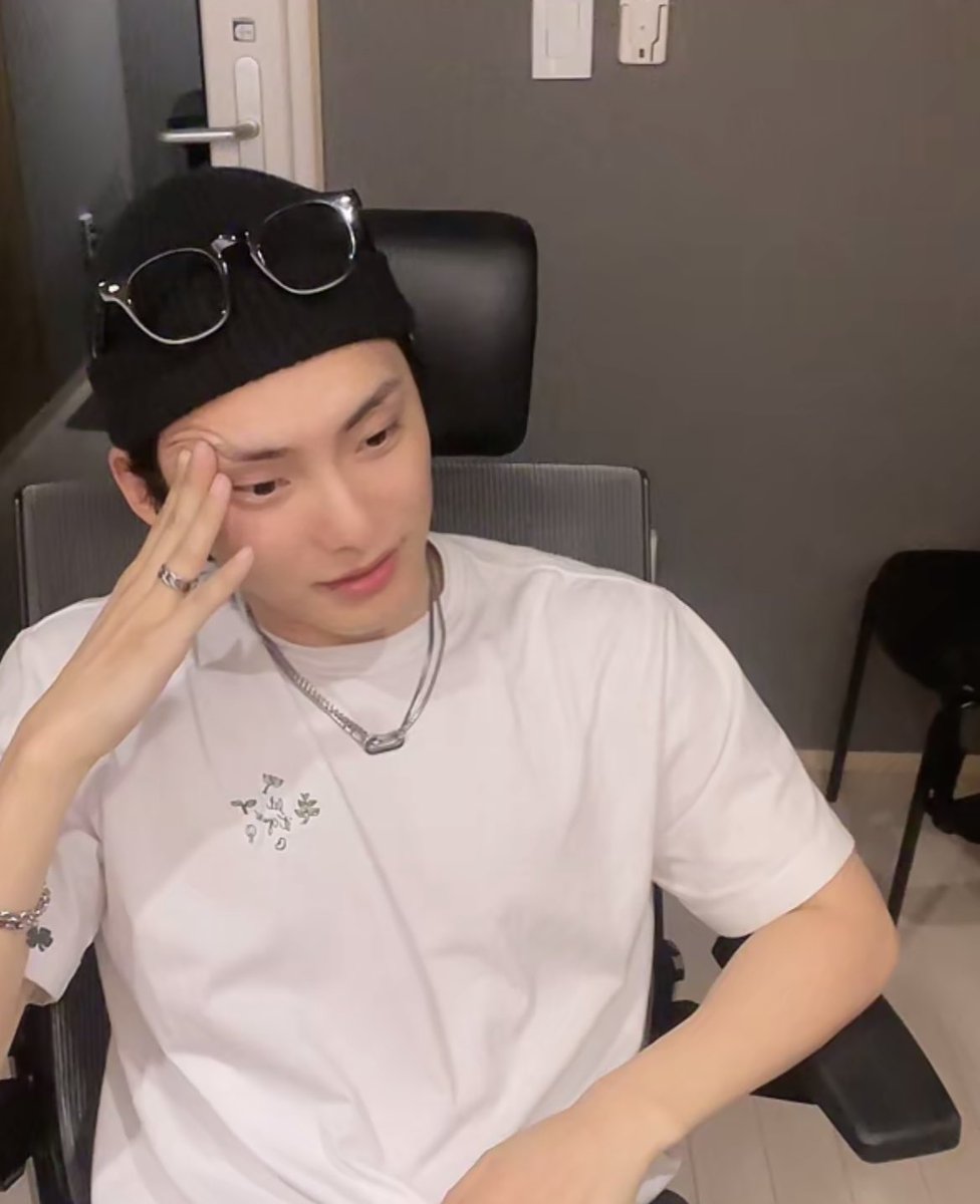 Terri ♥️ A.C.E ☂️🌵🍀 🍯🛋 tweet media