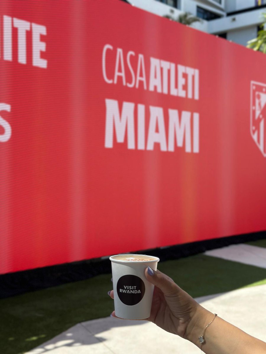 visitrwanda_now's tweet image. A taste of Rwanda in every cup ☕🇷🇼

At Casa Atleti Miami with our partner @Atleti last weekend, guests enjoyed an authentic coffee tasting experience, discovering Rwandan flavours and the story behind every cup.

#VisitRwanda