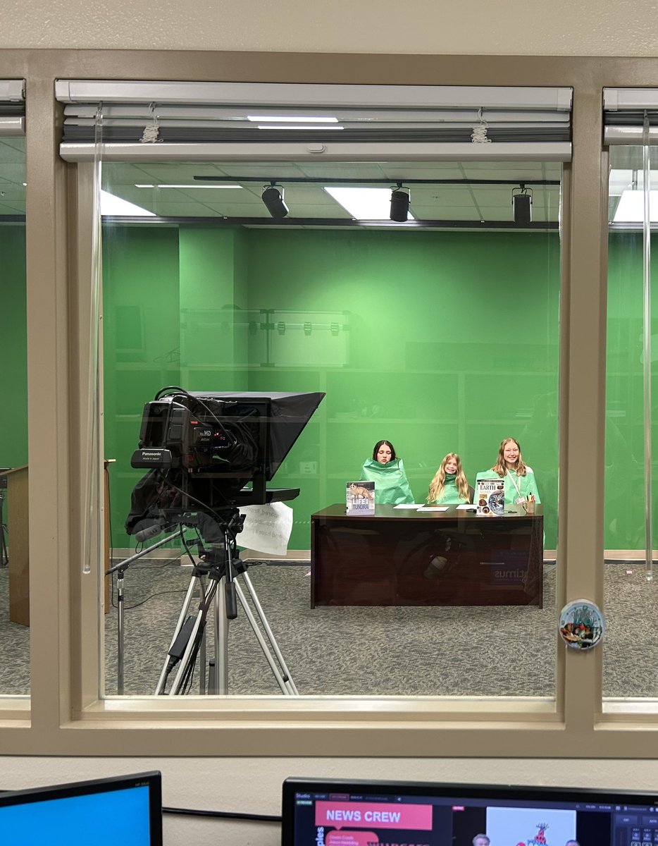 NNMSlibrary's tweet photo. Morning news crew fun for April 1st @NNMSWildcats @NNMSPTO @collierschools https://t.co/x3k1VZpD4w