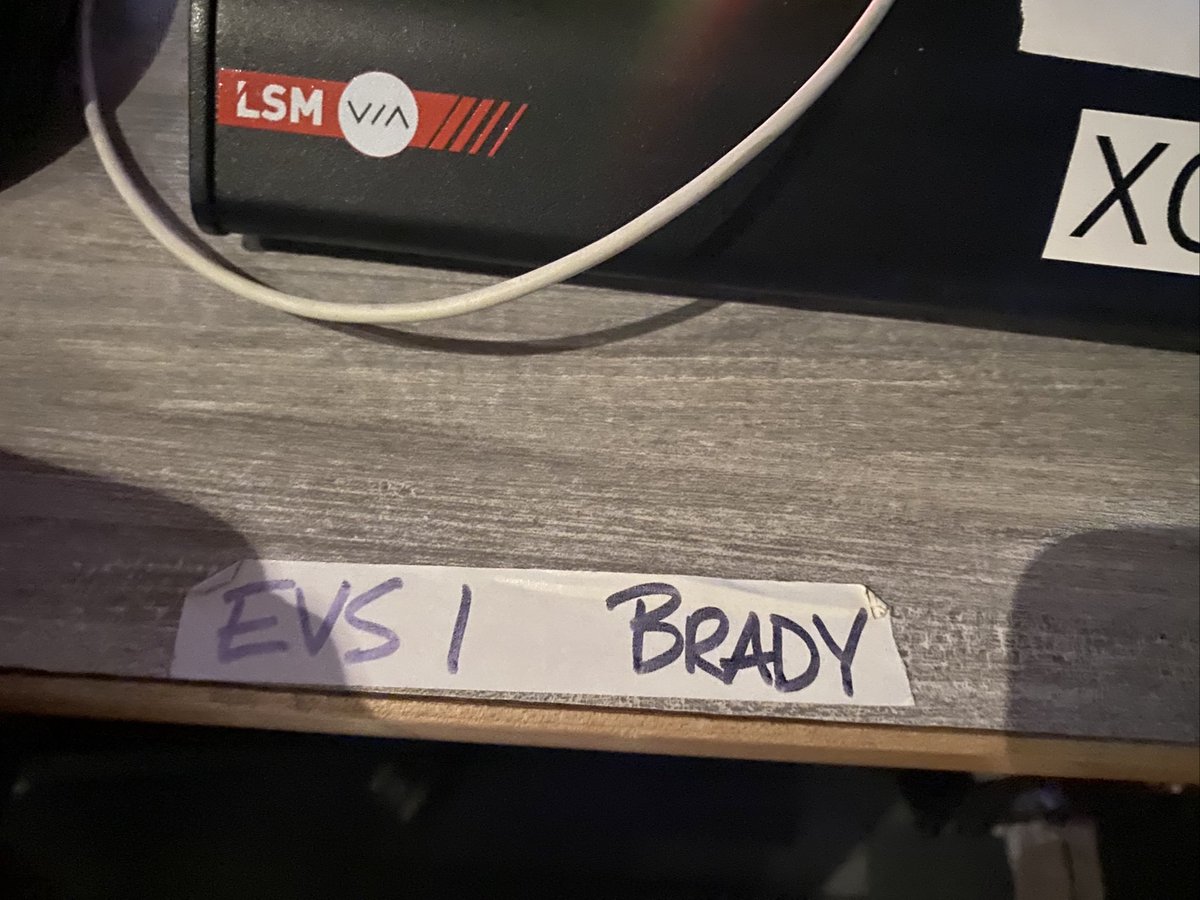 Bezu Halliwell tweet media