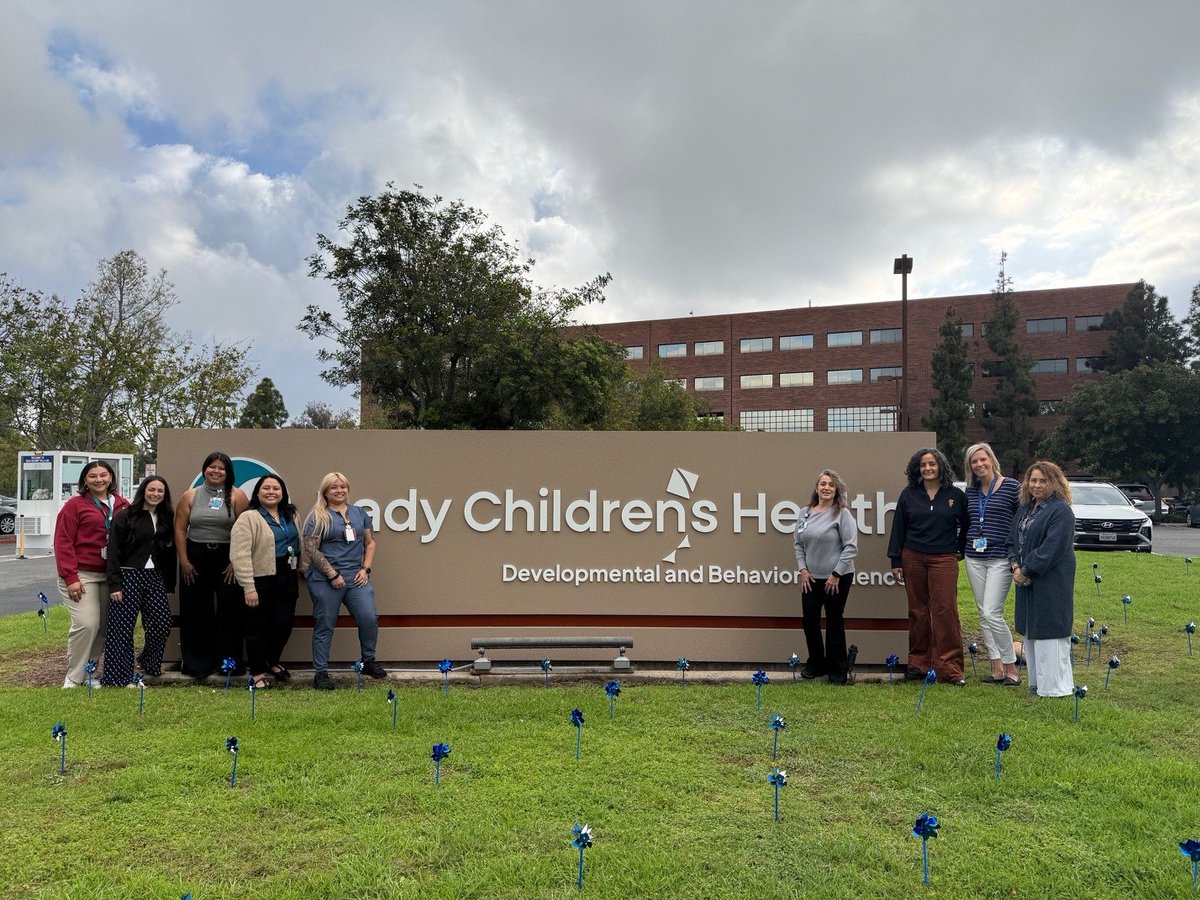 ChadwickCenter's tweet image. This morning, the Chadwick Center kicked off Child Abuse Prevention Month by planting pinwheels in front of the San Diego Rady Children's Health Development and Behavioral Health building. #CAPM #ChadwickCenter #ChildAbusePrevention #RCH