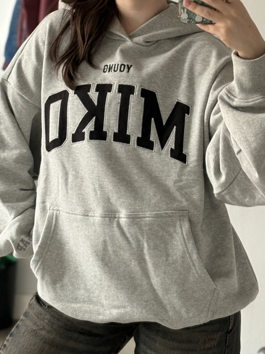 cara ≷ 🦂🍒 tweet media