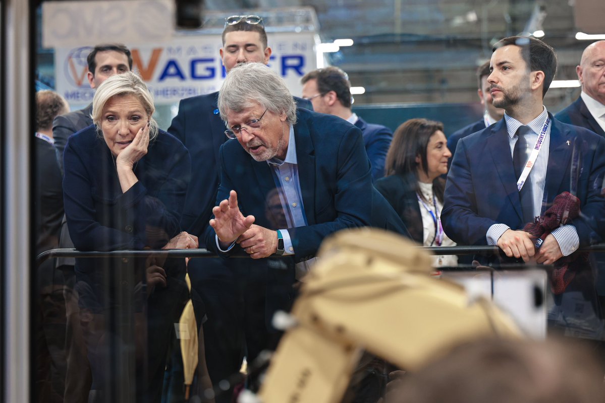 Marine Le Pen tweet media