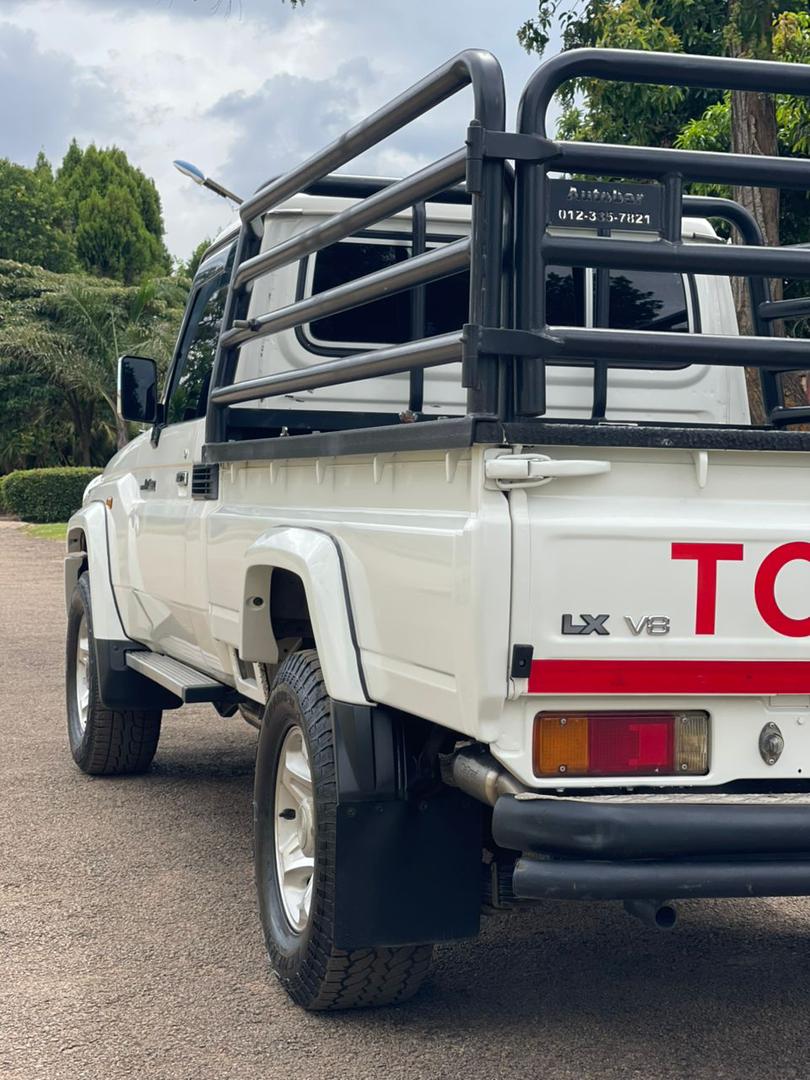 BABA VASVIKA NHAS AVO 🔥🔥

Roaring Degraaf exhaust system 🔥🔥
LandCruiser 79 Series 
2017 Model
Low mileage
Manual Transmission 4x4
4.5L V8 Diesel Engine
LX V8 Edition 
New Tires

Price $6️⃣6️⃣0️⃣0️⃣0️⃣