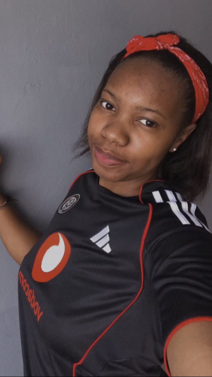 N O X O L O H tweet media