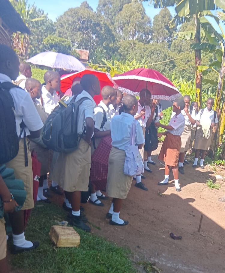 ImmacHeartGirls's tweet image. Today was more than just a visit it was a journey of compassion where students stepped beyond the classroom to live out the Gospel of sharing &amp;amp; offering support. Reminding neighboring villages that they are never alone, for Christ walks with them through every moment.
#Excelsior