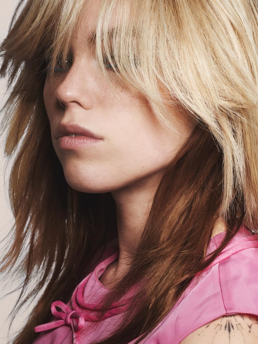 Supergirl tweet media