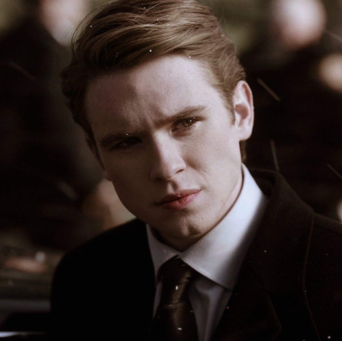 lucrezia's tweet photo. prince of gotham // prince of dragonstone https://t.co/iV8hHXIQ0b