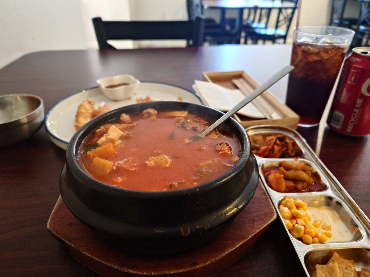 ＬＯＶＥＫＮＩＦＥ tweet media