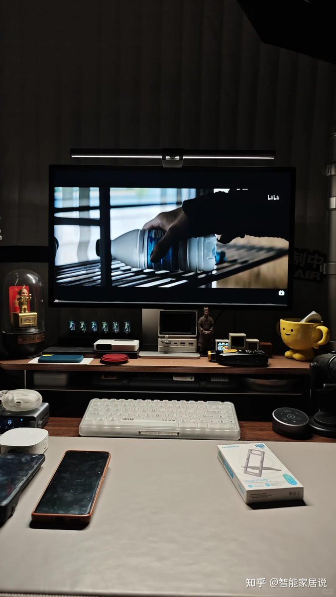 JFMILTON's tweet photo. When the boss isn’t looking —hiding behind the monitor, scrolling cute cat vids, and pretending to type. #OfficeVibes #SlayTheSlothLife https://t.co/eapoU6rrFB