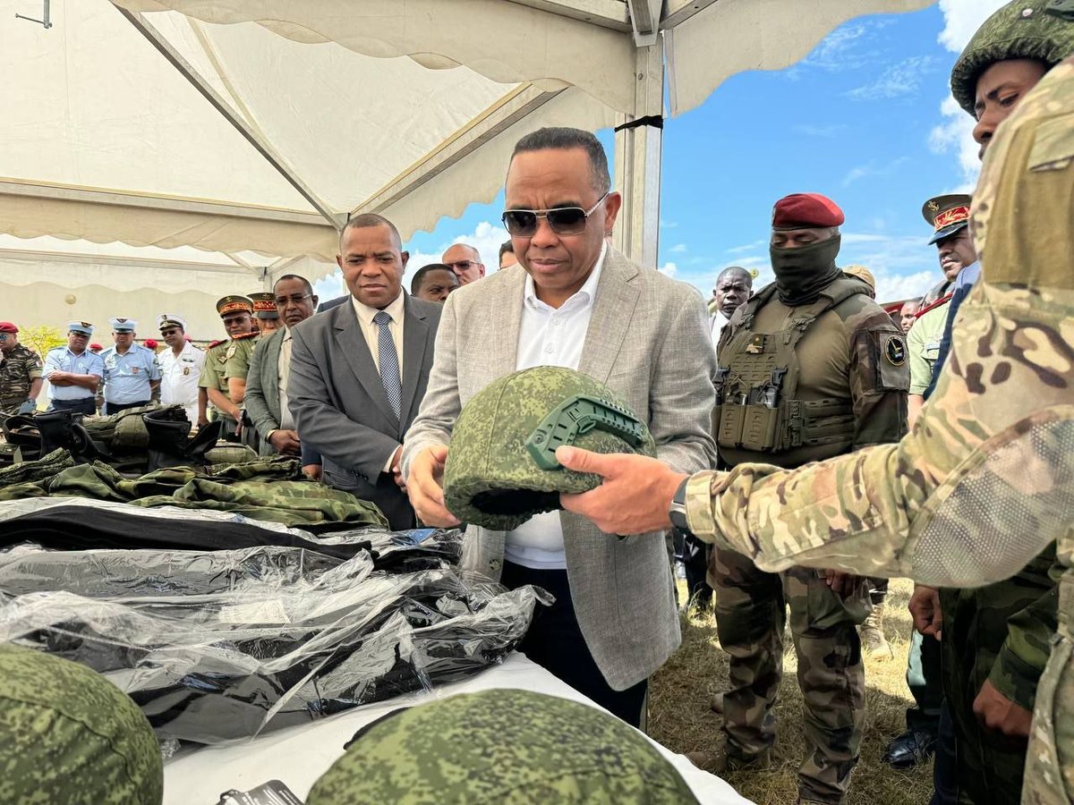 RT en français tweet media