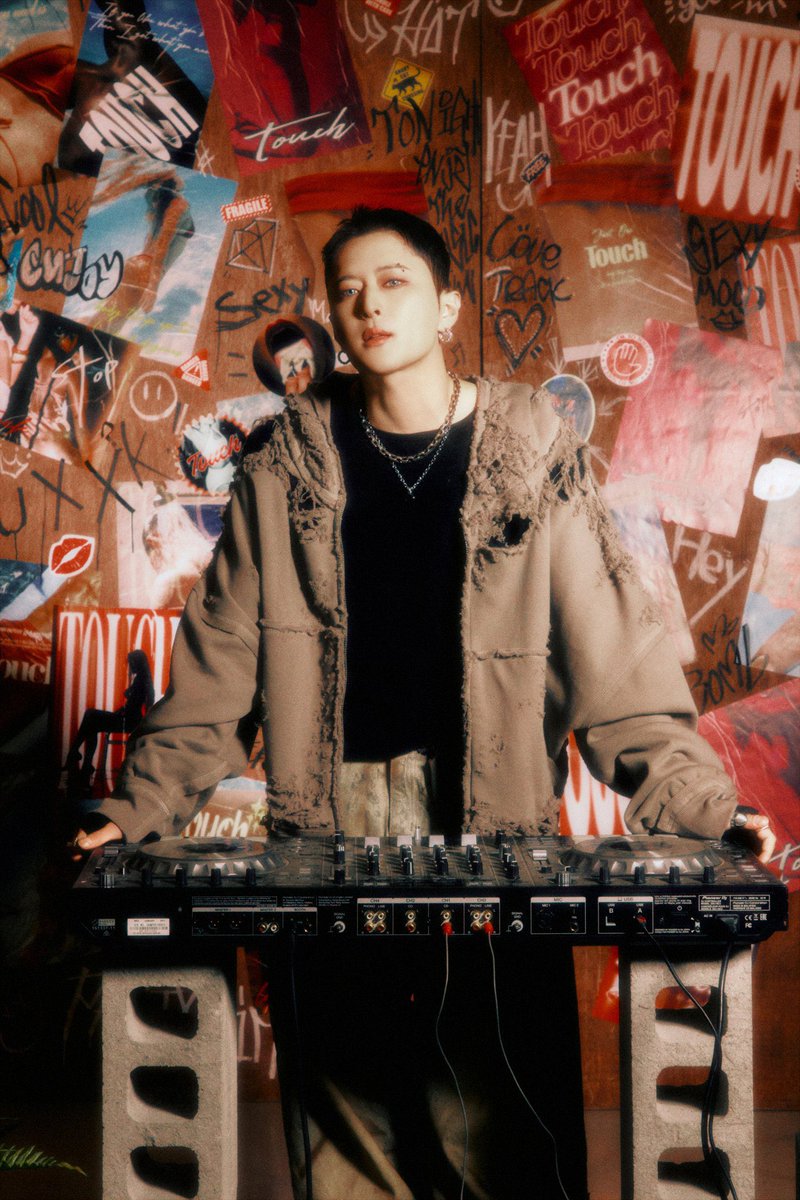 KDMBrasil's tweet photo. 🚨01.04.26 - J.Seph afirmou em uma live recentemente  que os preparativos para seu  debut solo estão quase concluídos!
Ele disse que gosta muito da tittle  e que a música dá destaque aos vocais dele, mesmo ele sendo o rapper principal do grupo!

#KARD #JSEPH  @KARD_Official https://t.co/KA10335Wdp
